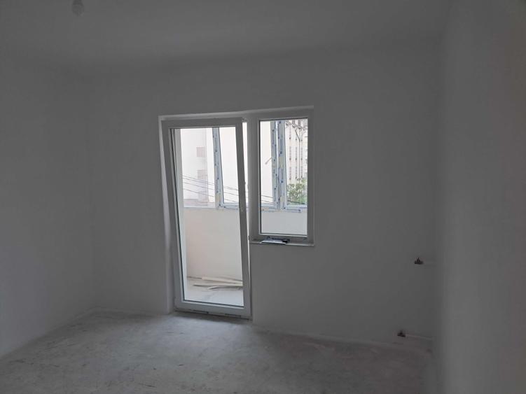 Apartament cu 3 camere decomandat în Decebal