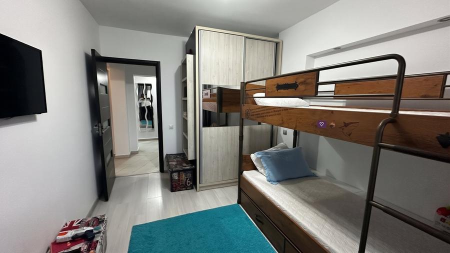 Apartament cu 3 camere decomandat, mobilat în 8 Martie