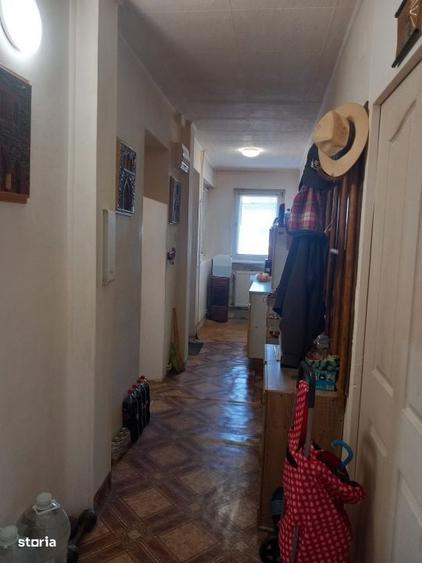 Casă cu 3 camere în Bughea de Sus