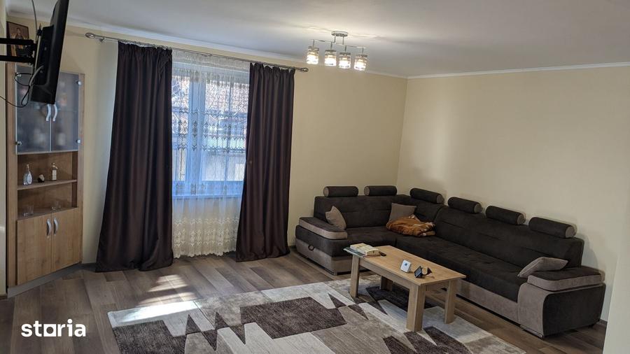 Casă cu 6 camere cu Teren 955 Mp în Gai