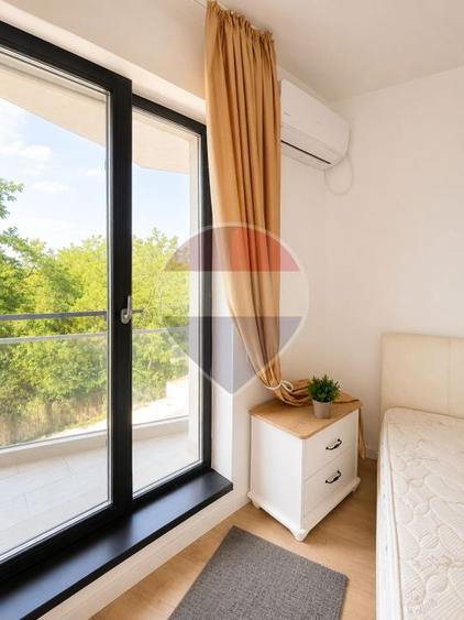Apartament cu 2 camere semidecomandat, mobilat în Central
