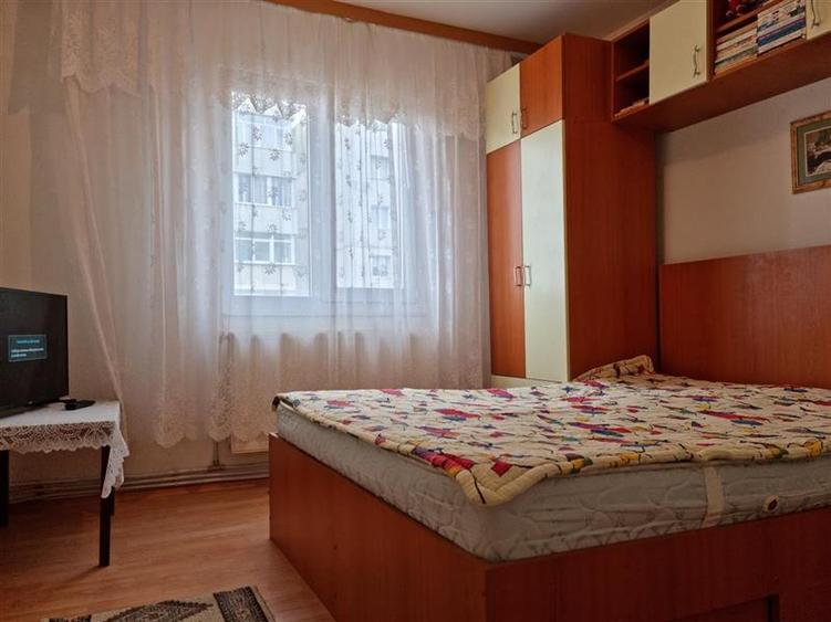 Apartament cu 2 camere decomandat, mobilat în Orizont