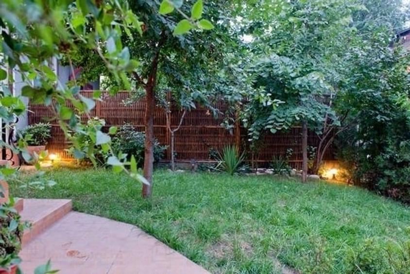 Casă individuală cu 5 camere cu Canalizare în Grozăvești