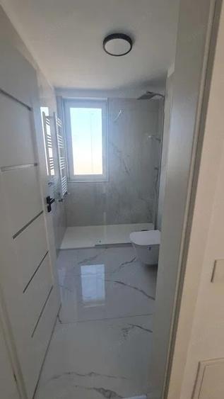Apartament cu 3 camere semidecomandat în Soarelui