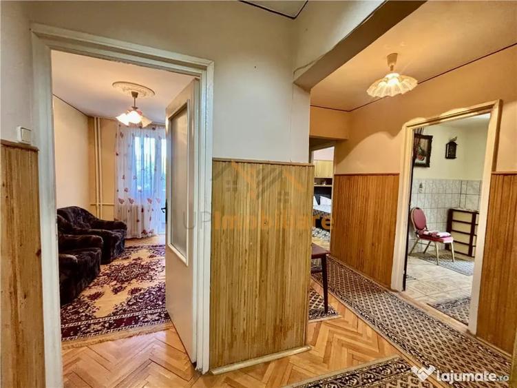 Apartament cu 3 camere decomandat în Dacia