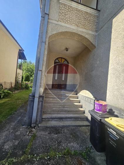 Casă cu 6 camere cu Teren 631 Mp în Ultracentral