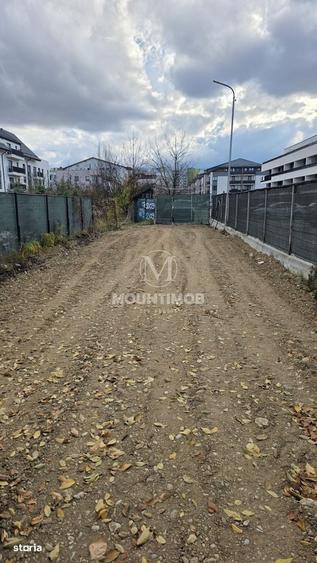 Spațiu comercial, în Tractorul