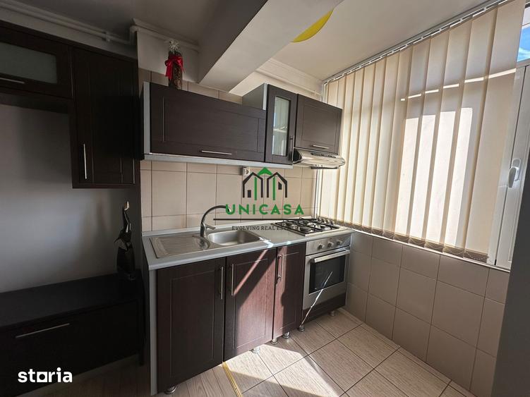 Apartament cu 3 camere decomandat în Ostroveni