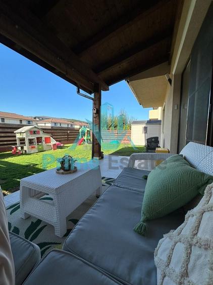 Duplex cu 5 camere cu Canalizare în Florești
