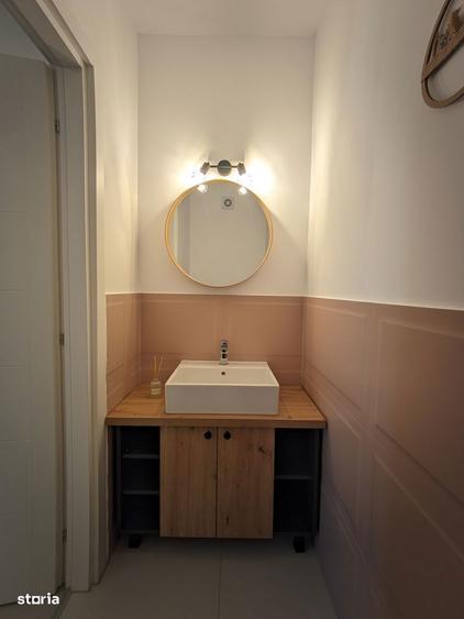Apartament cu 3 camere decomandat, mobilat în Tractorul