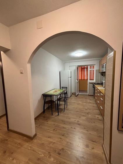 Apartament cu 2 camere decomandat în Malu Roșu