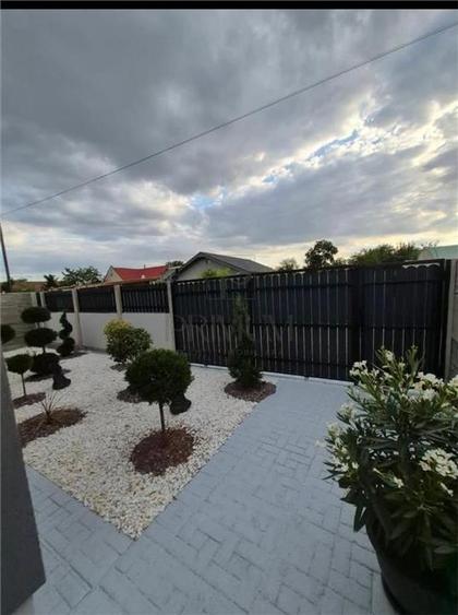 Duplex cu 3 camere cu Canalizare în Sânmihaiu Român