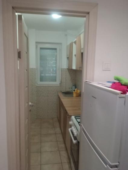 Apartament cu 3 camere decomandat în Ceardac