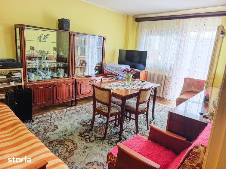 Apartament cu 3 camere decomandat în Negru Vodă