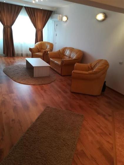 Apartament cu 3 camere decomandat în Ștefan cel Mare