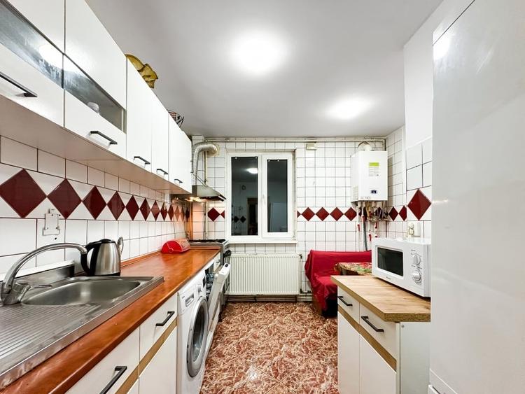 Apartament cu 3 camere decomandat în Drumul Taberei