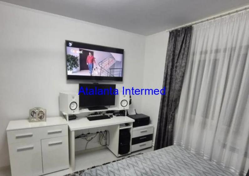 Apartament cu 3 camere decomandat, mobilat în Central