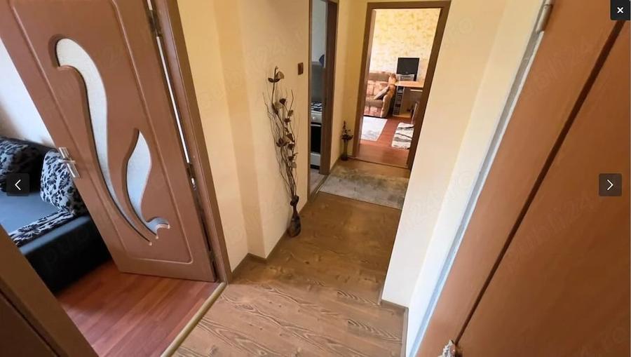 Apartament cu 3 camere decomandat în Petros