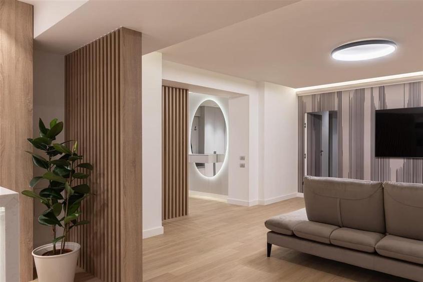 Apartament cu 4 camere decomandat, mobilat în Herăstrău