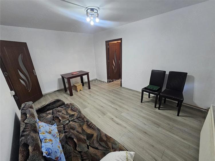 Apartament cu 2 camere semidecomandat în Cuptoare (Reșița)
