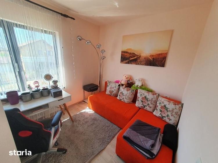 Casă cu 4 camere cu Teren 120 Mp în Dumbrăvița