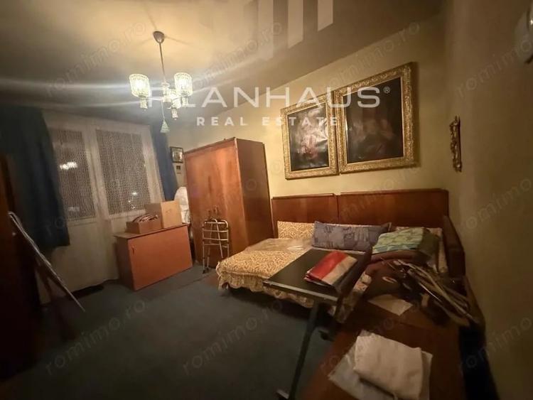 Apartament cu 4 camere decomandat în Central