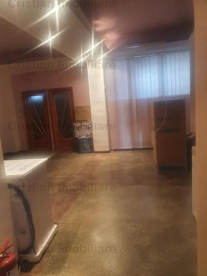 Spațiu comercial, de 135 mp, în Barieră