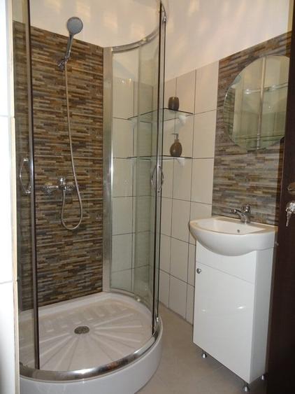 Apartament cu 2 camere decomandat în Victoriei