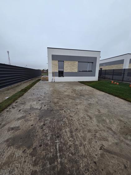 Casă individuală cu 3 camere cu Teren 250 Mp în Clinceni