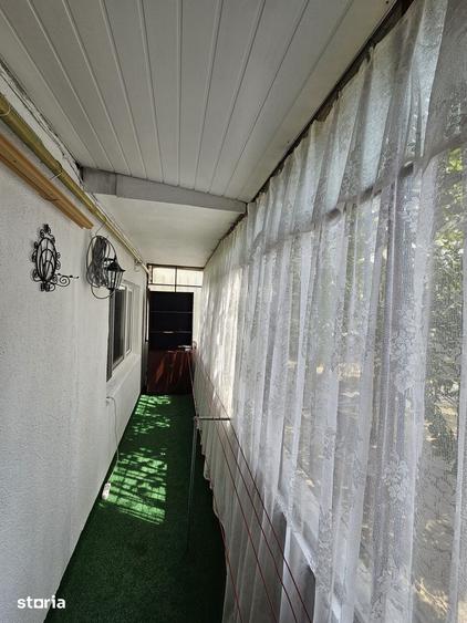 Apartament cu 3 camere decomandat în Între Lacuri