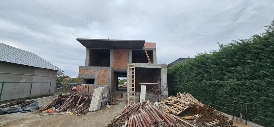 Casă cu Teren 1585 Mp în Strejnicu