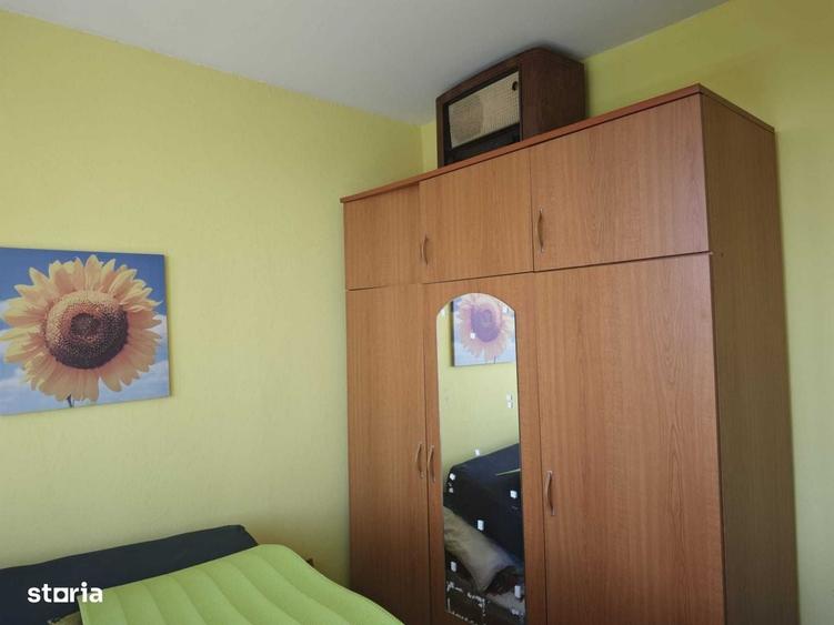 Apartament cu 3 camere semidecomandat în Drumul Taberei