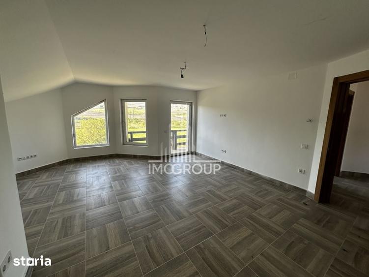 Casă cu 4 camere cu Teren 1523 Mp în Apahida