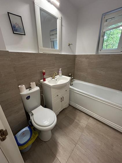 Apartament cu 2 camere semidecomandat în Podu Roș