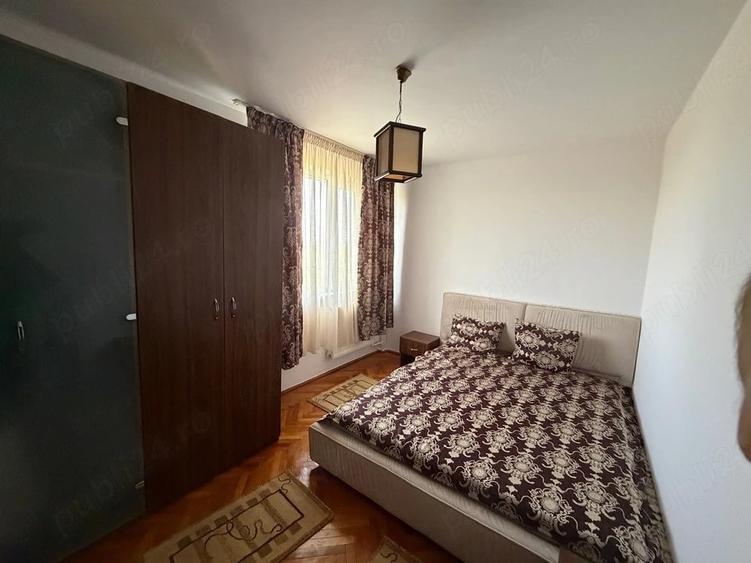 Apartament cu 3 camere semidecomandat în Pajura