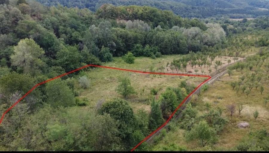 Teren de 5750 mp, în Central
