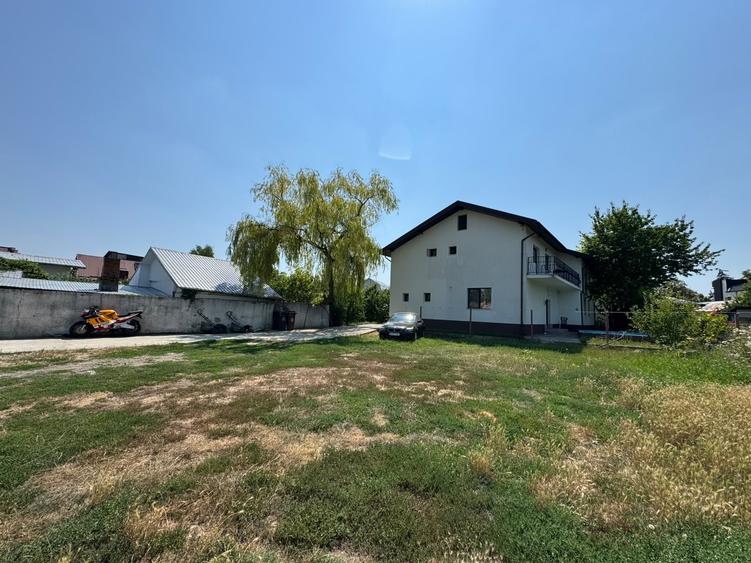 Casă individuală cu 16 camere cu Piscina în Copou