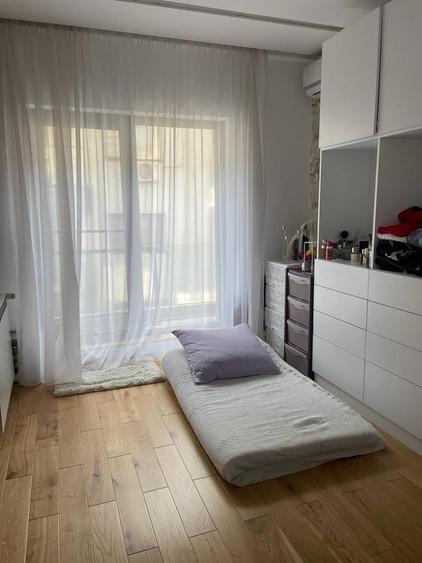 Apartament cu 3 camere semidecomandat, mobilat în Pipera