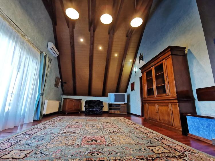 Casă cu 3 camere cu Teren 2600 Mp în Bucium