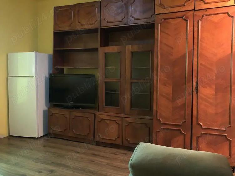 Garsonieră decomandată în Traian