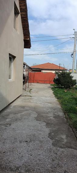 Casă cu Teren 1142 Mp în Aeroport