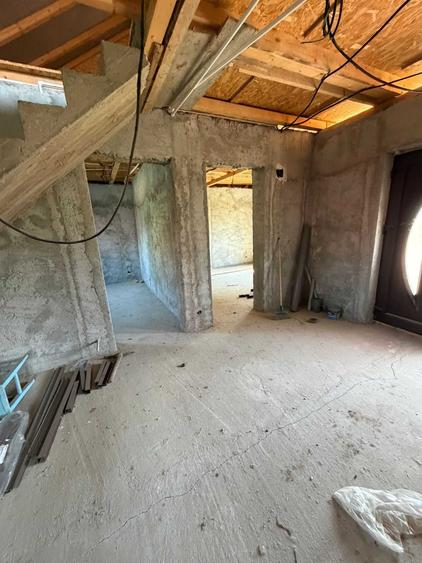 Casă cu 4 camere în Săpoca
