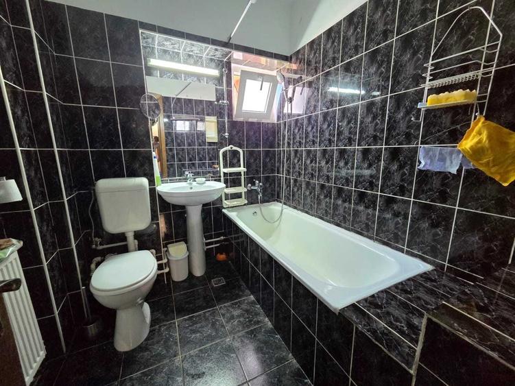 Apartament cu 3 camere decomandat în Mărăști