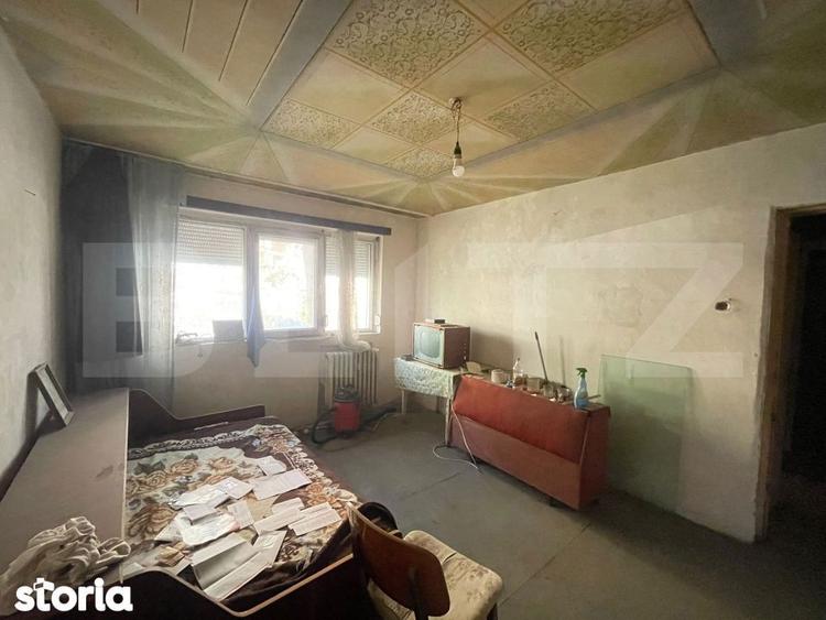 Apartament cu 2 camere semidecomandat în Craiovița Nouă