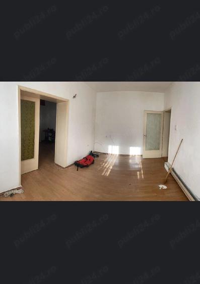 Apartament cu 2 camere semidecomandat în Giurgiului