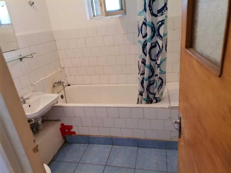 Apartament cu 4 camere decomandat în 13 Septembrie