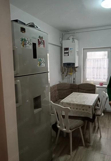 Apartament cu 3 camere decomandat în Odobescu