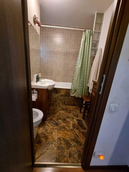 Apartament cu 3 camere decomandat în Drumul Taberei