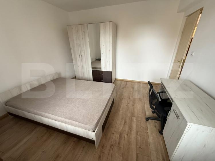 Apartament cu 3 camere semidecomandat, mobilat în Zorilor