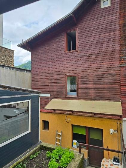 Duplex cu 5 camere cu Canalizare în Poiana Țapului